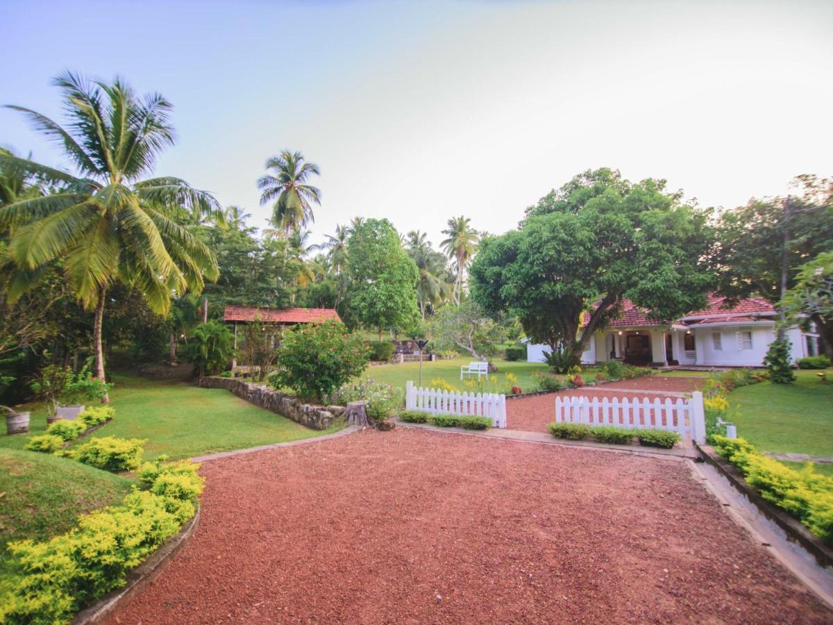 Thalpe Walawwa Heritage Villa Unawatuna Extérieur photo