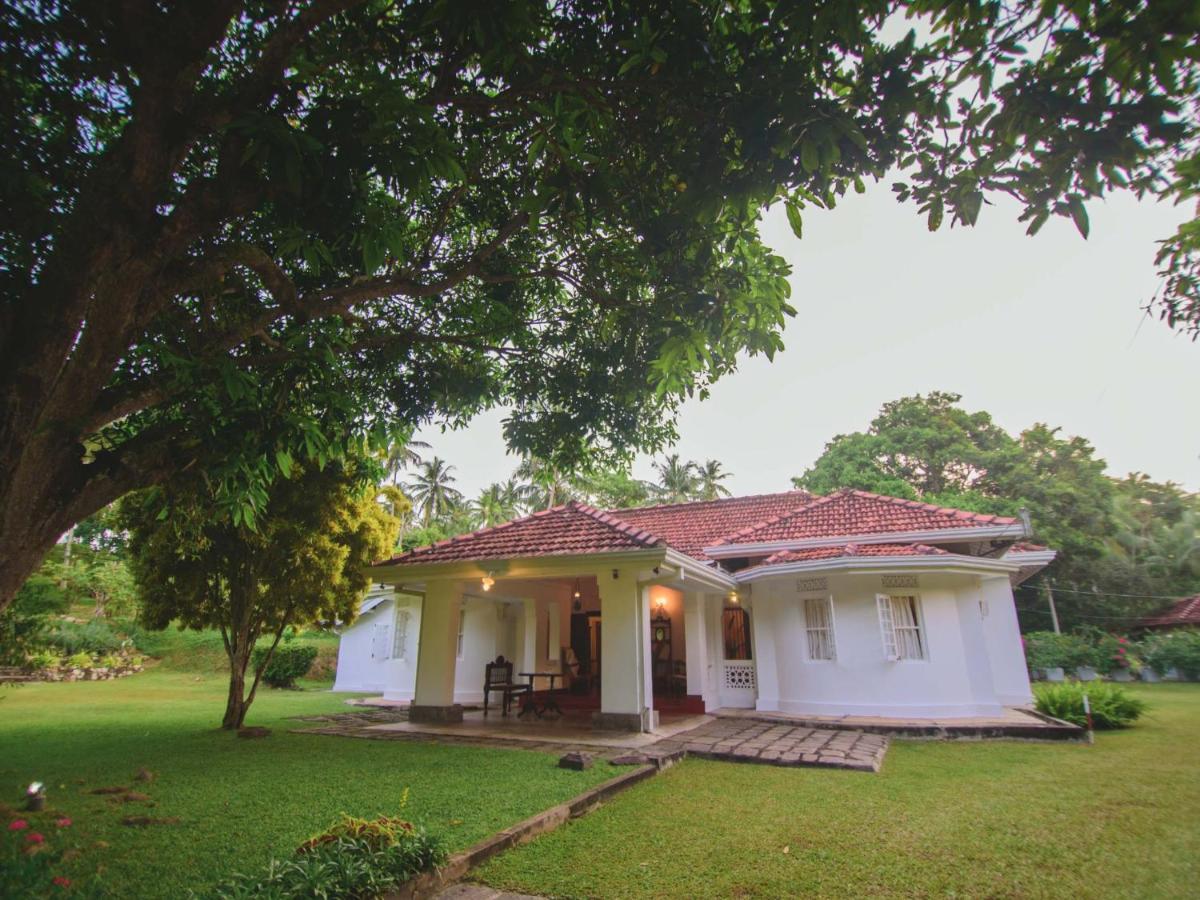 Thalpe Walawwa Heritage Villa Unawatuna Extérieur photo