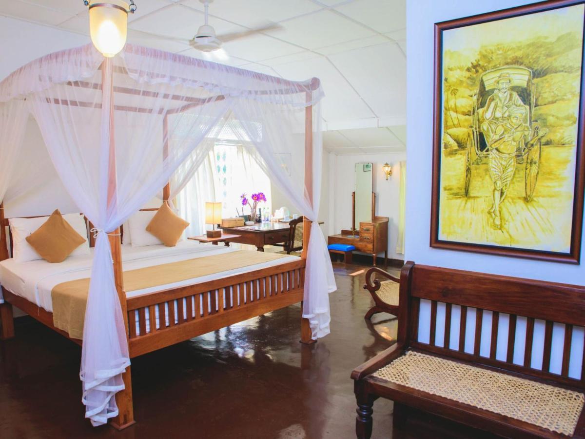 Thalpe Walawwa Heritage Villa Unawatuna Extérieur photo