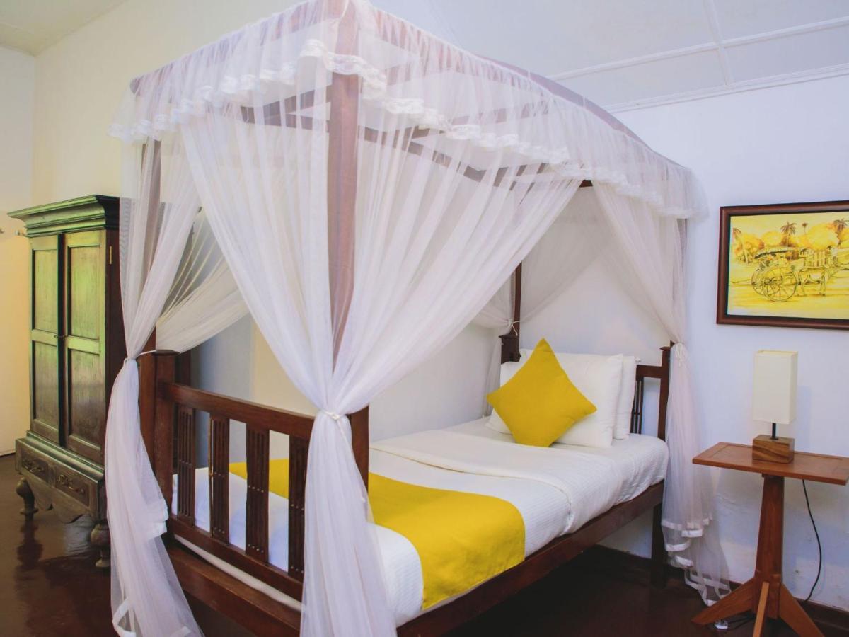 Thalpe Walawwa Heritage Villa Unawatuna Extérieur photo
