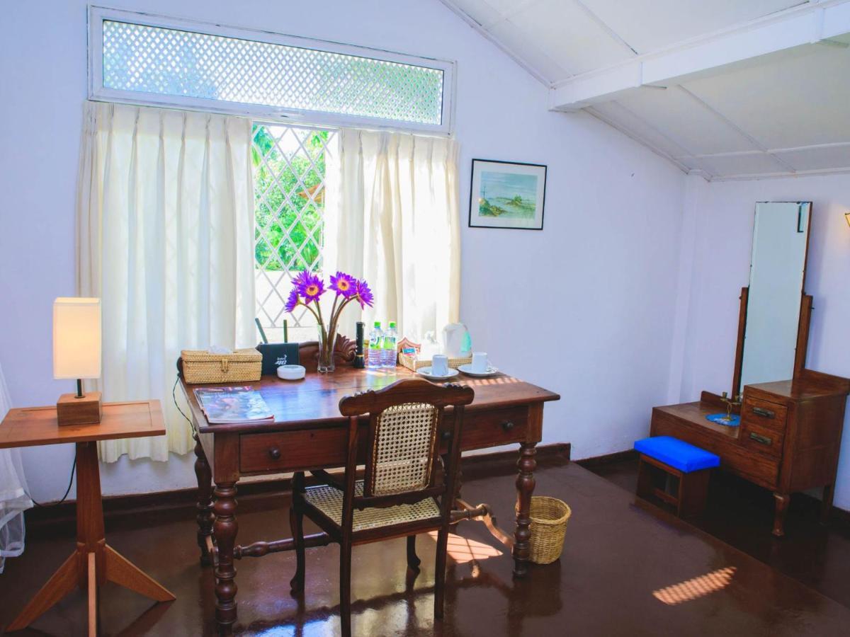 Thalpe Walawwa Heritage Villa Unawatuna Extérieur photo