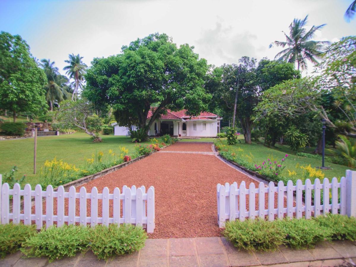 Thalpe Walawwa Heritage Villa Unawatuna Extérieur photo